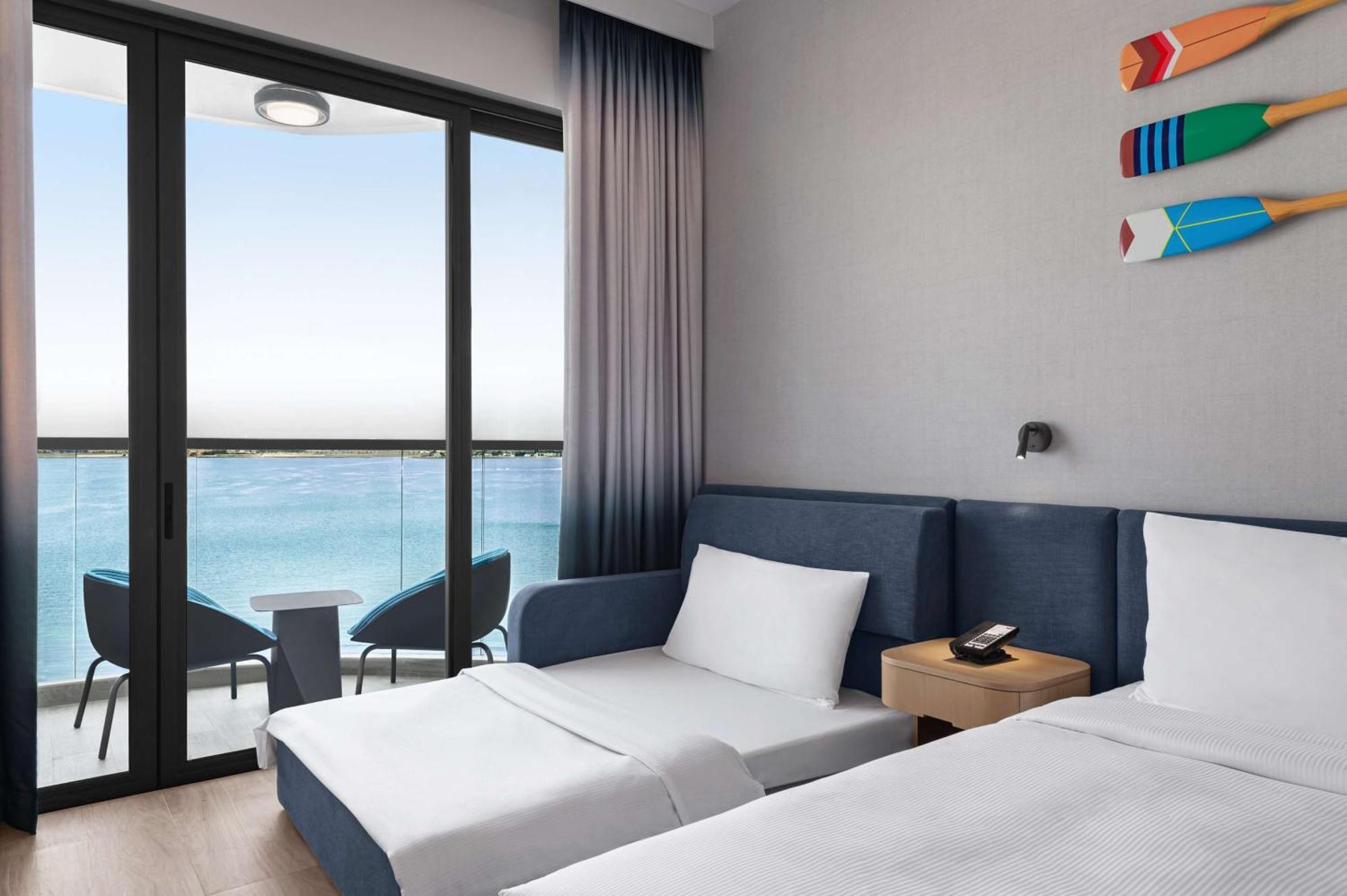 Курортний комплекс Hampton By Hilton Marjan Island 4*