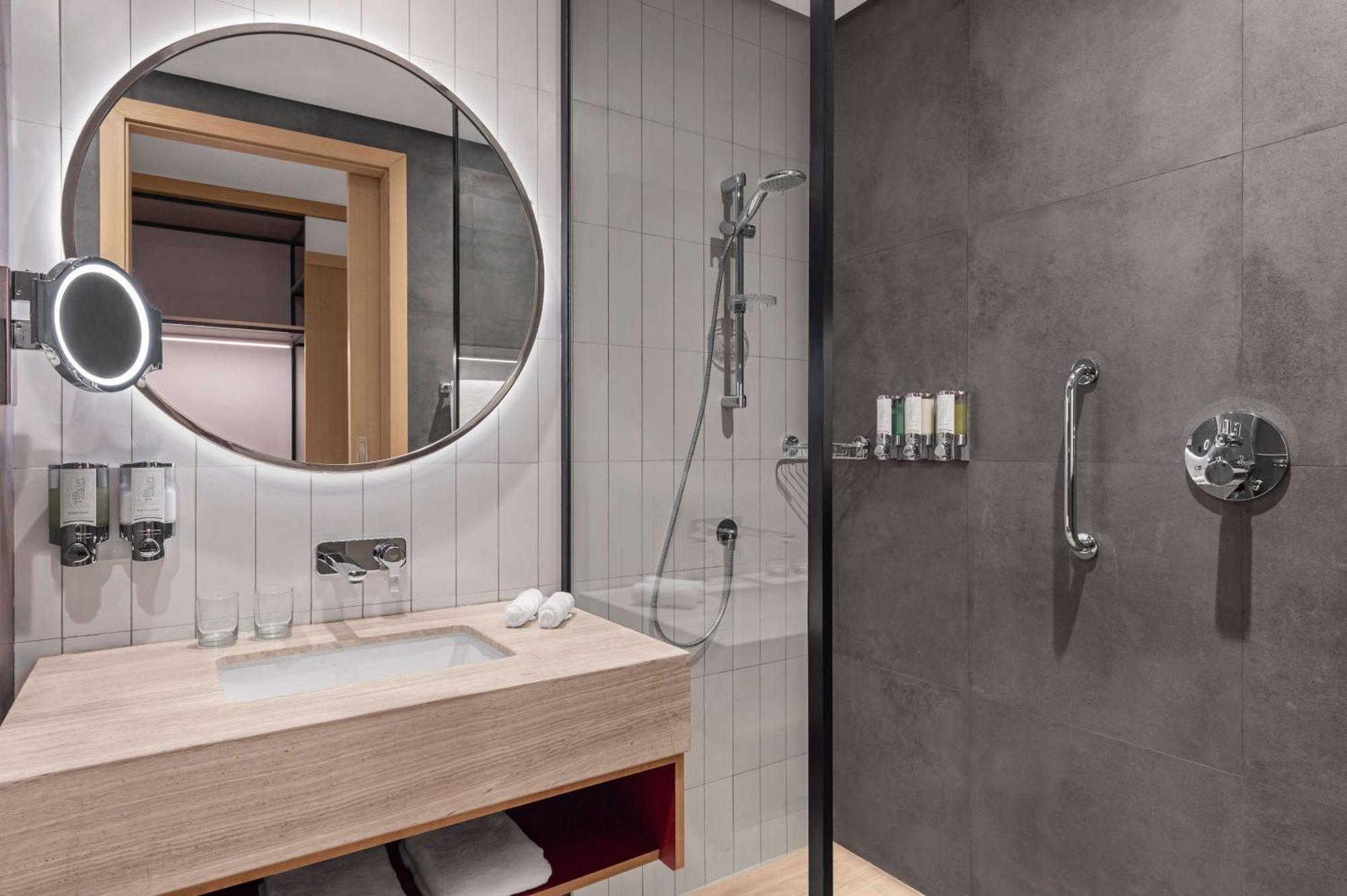 Курортний комплекс Hampton By Hilton Marjan Island 4*